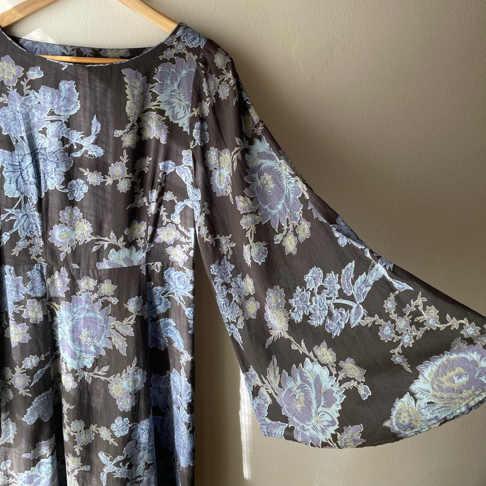 FREE PEOPLE Blue Floral Midi Dress w/ Bell Sleeves & Open Back - Brand New!